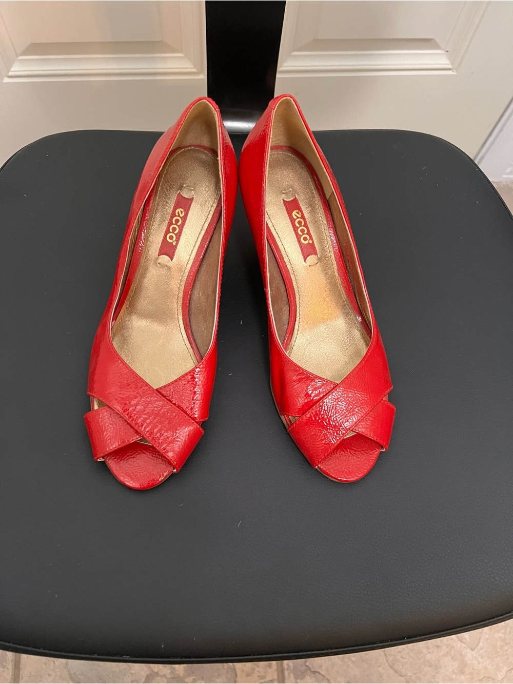 Ecco Women's Red Peep-Toe Leather Heels with Crossed Vamp